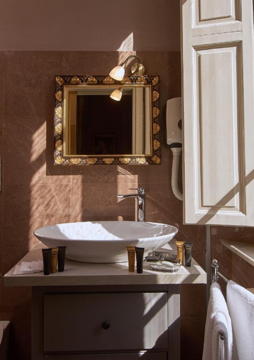 Villa Tower Inn image 17