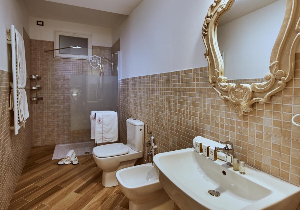 Villa Tower Inn Main image
