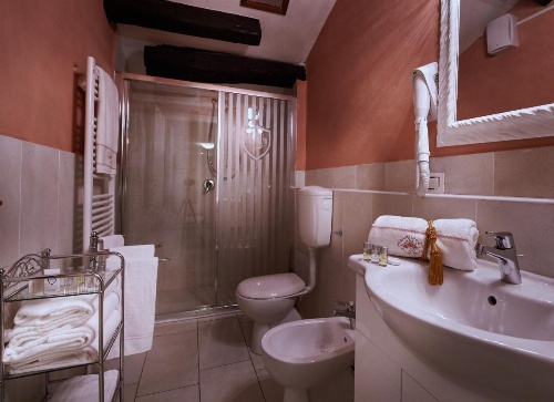 Villa Tower Inn image 8